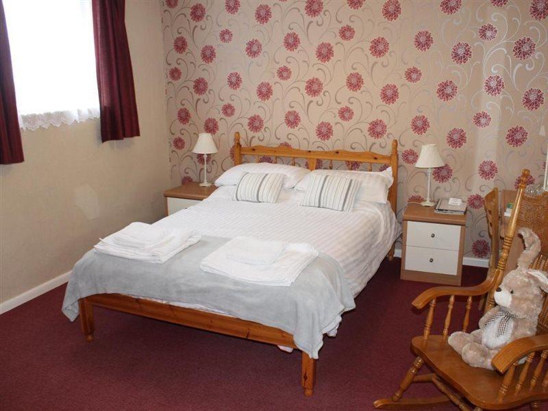 The Fernside Hotel Sandown Bagian luar foto