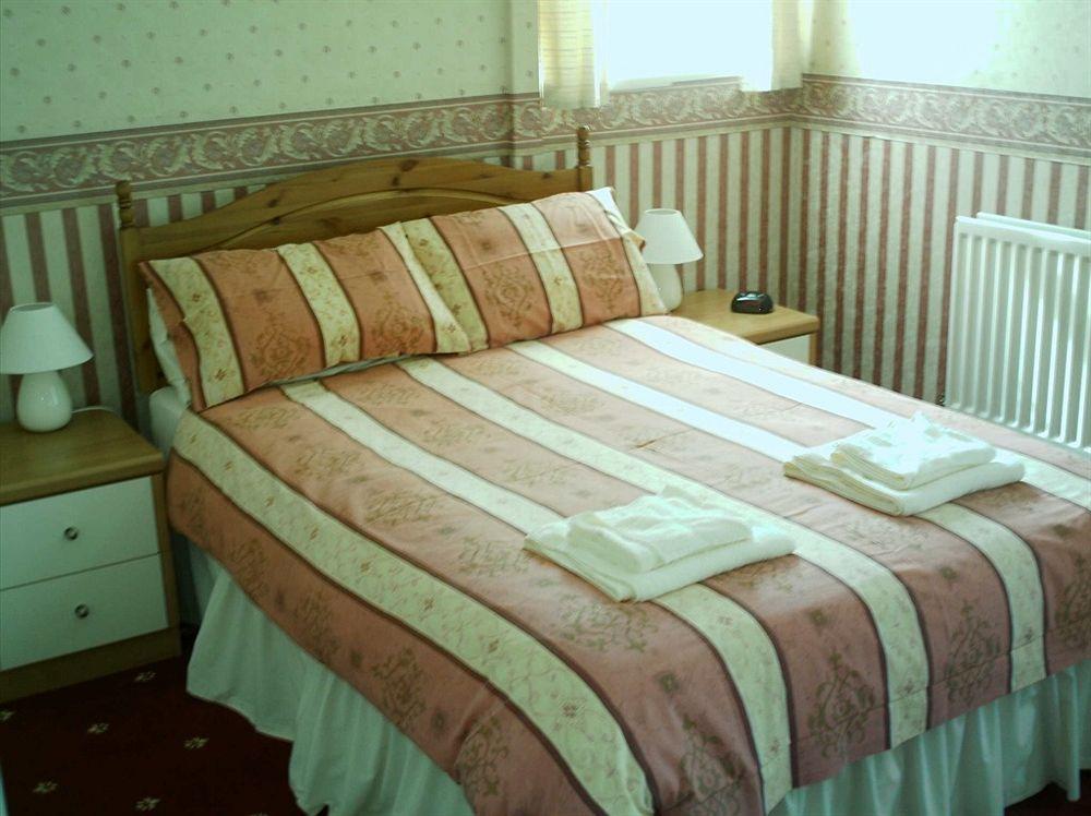 The Fernside Hotel Sandown Bagian luar foto