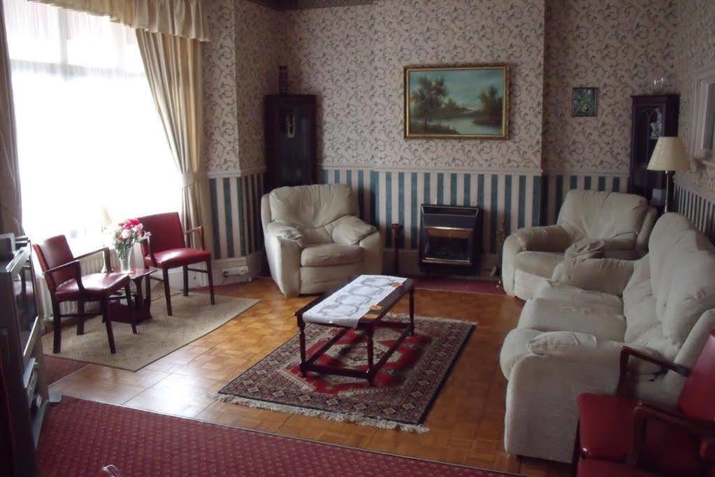 The Fernside Hotel Sandown Bagian luar foto