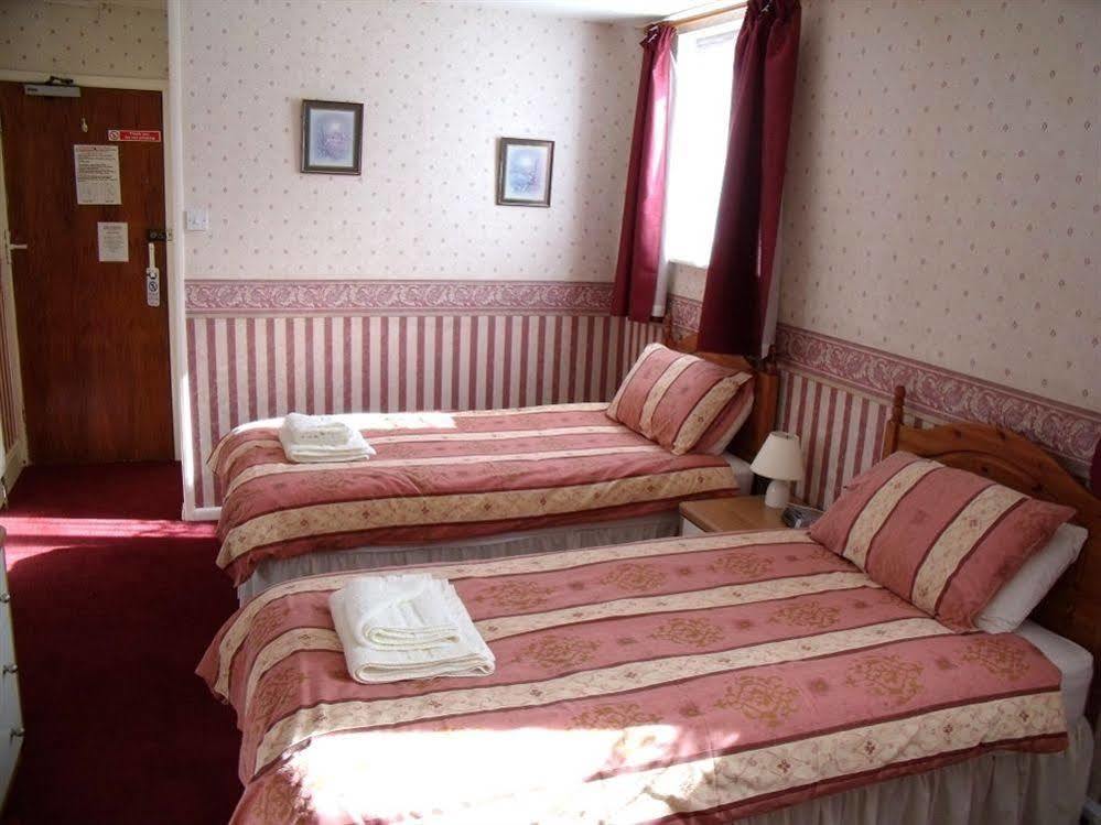 The Fernside Hotel Sandown Bagian luar foto