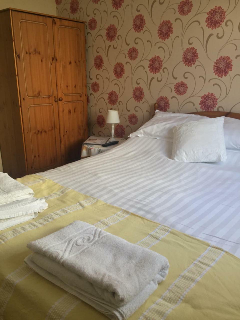 The Fernside Hotel Sandown Bagian luar foto