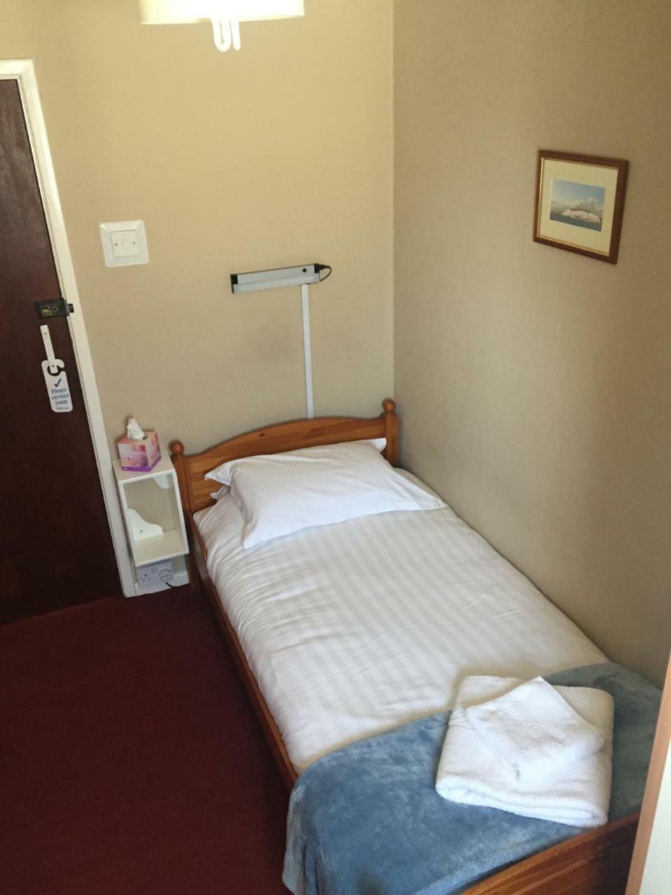 The Fernside Hotel Sandown Bagian luar foto